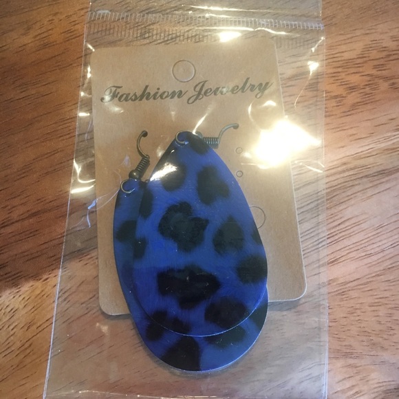 🌺Brand New Blue Leopard Tear Drop Earrings lot GB - Picture 2 of 2